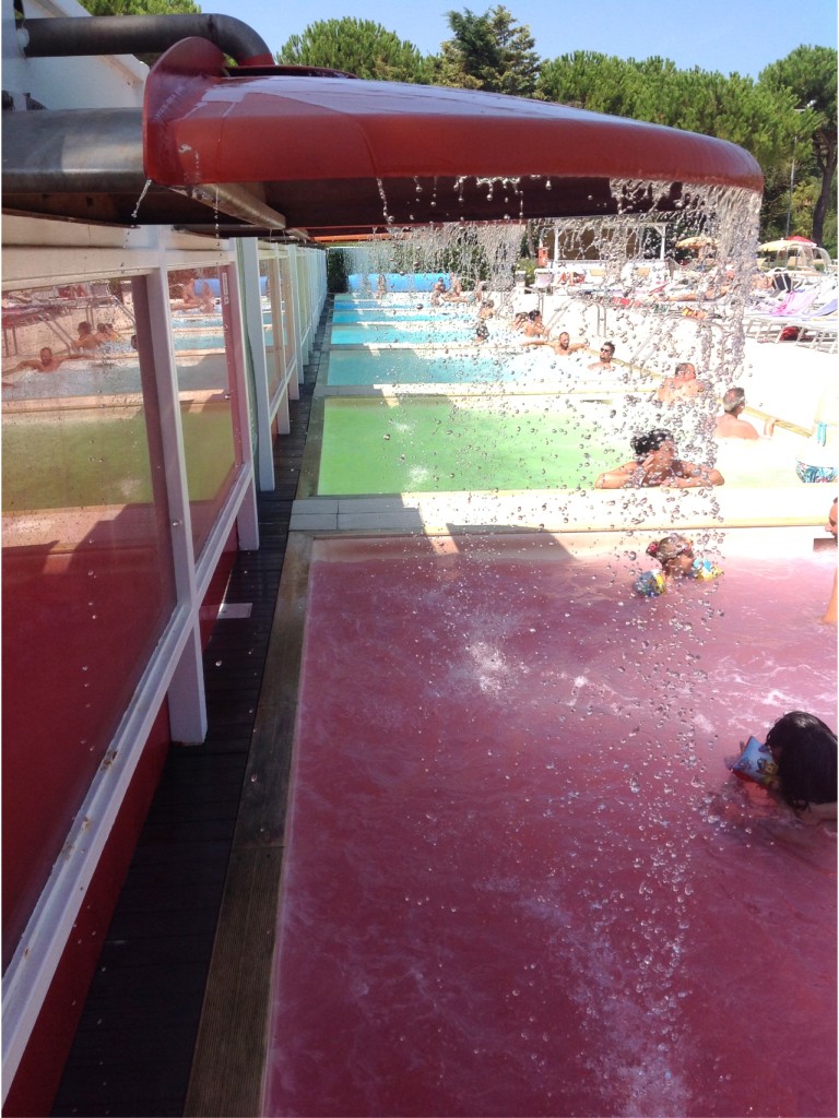 Piscina-arcobaleno-riccione